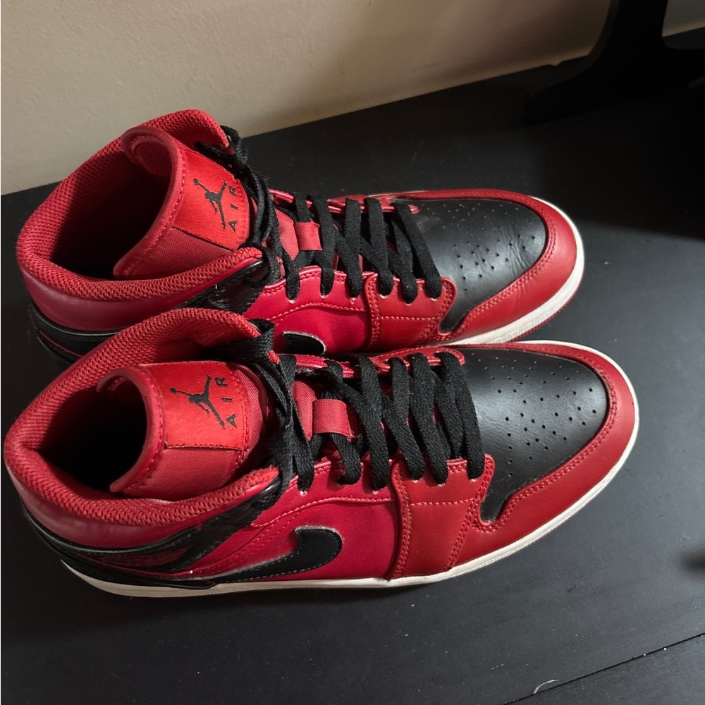 Jordan 1 Reverse Bred Men’s Size 9